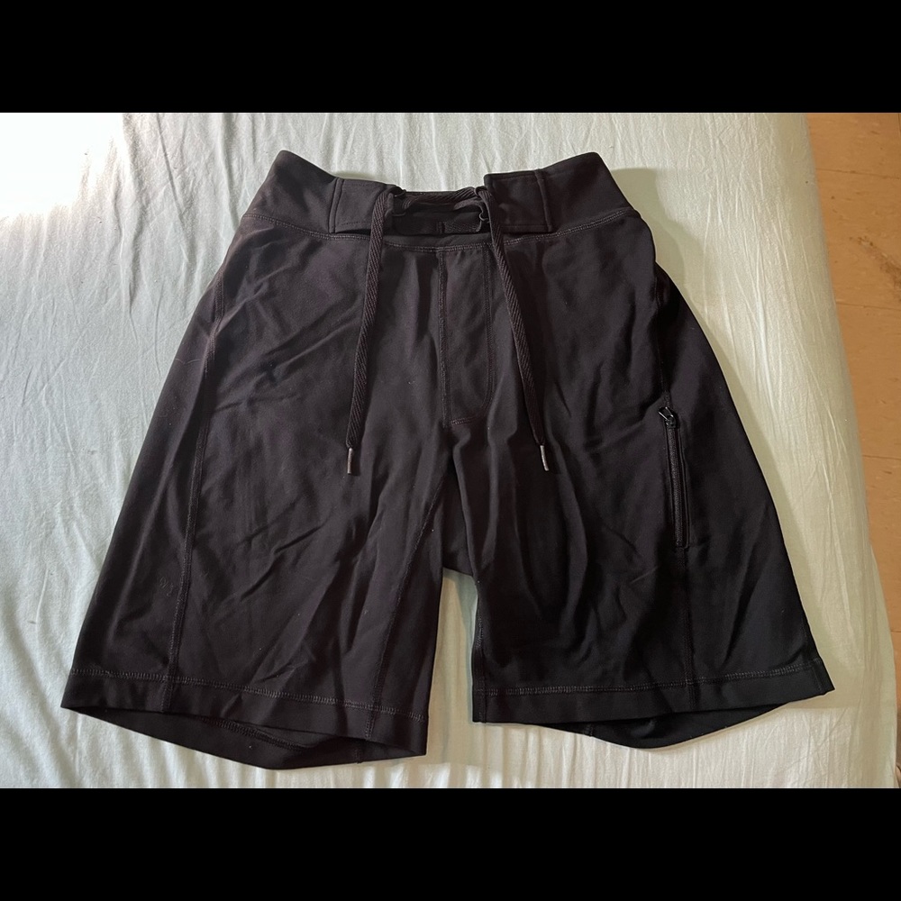 LULULEMON BLACK DRAWSTRING SHORTS